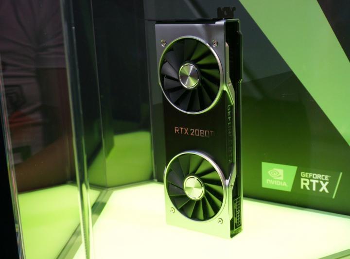 Niewielu graczy ma dość pojemne kieszenie, aby oglądać RTX 2080 Ti inaczej niż na sklepowej półce. - Czy warto kupić GeForce RTX? Porównanie cen z poprzednimi generacjami - dokument - 2024-01-17