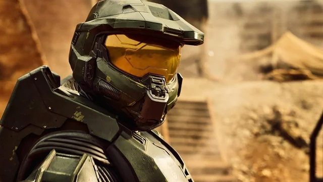A tak prezentował się Master Chief w wersji serialowej. W rolę wojaka w zbroi wcielił się Pablo Schreiber. Źródło: Halo, Kyle Killen, Steven Kane, Paramount +, 2022-2024. - 25 lat temu Halo uratowało start Xboksa i zmieniło sposób grania w FPS-y na padzie - dokument - 2026-06-18