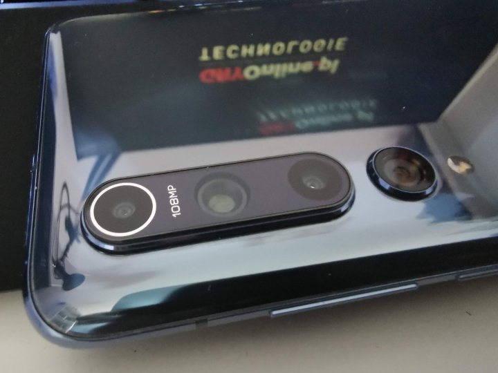 Xiaomi Mi 10 Pro oraz „zwykły” Mi 10 mogą pochwalić się świetnym aparatem, zauważalnie lepszym od poprzednich flagowców firmy. - Smartfony z najlepszym aparatem | TOP 10 - dokument - 2020-10-08