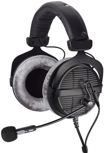 Słuchawek nie znajdziesz w zestawie, ale jest za to fajne etui na mikrofon. Źródło: AntLion Audio