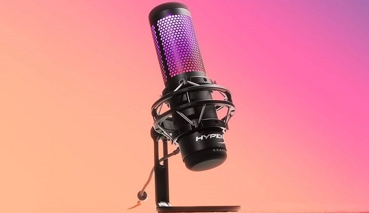 W obu wersjach znalazło się gniazdo słuchawkowe do odsłuchu „na żywo”. Źródło: HyperX - Mikrofon dla gracza i streamera - ranking na 2021 rok - dokument - 2021-07-14