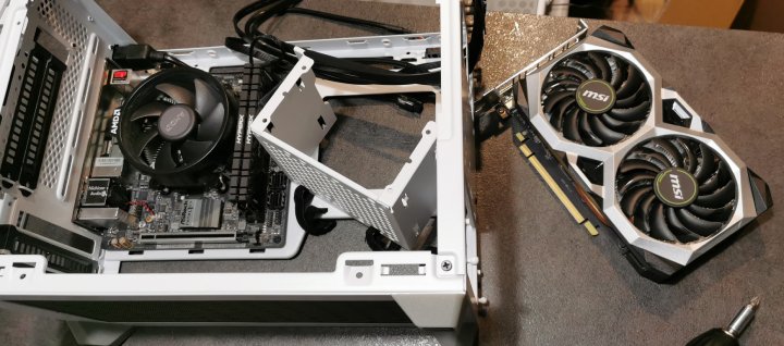 Najważniejsze, żeby wszystko zmieściło się do środka. - Jaka obudowa będzie pasować do Twojego PC? - dokument - 2021-05-05