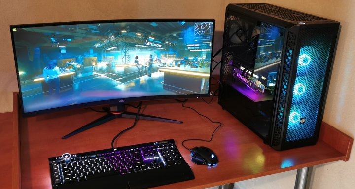 Granie w formacie 21:9 jest super, ale wymaga też mocnego kompa. - Lepiej kilka monitorów 16:9 czy jeden ultrawide 21:9? - dokument - 2021-04-21