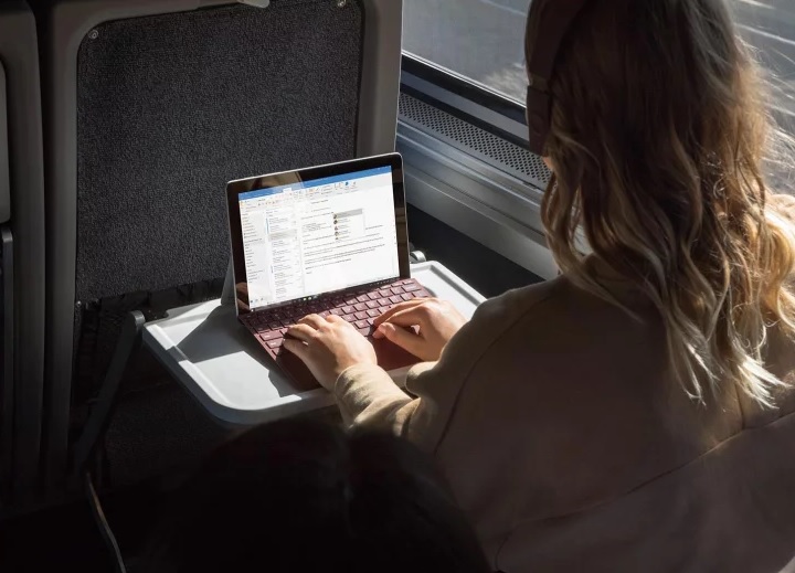 Mobilność to jego drugie imię. - Laptop za ok. 2000 zł - TOP 10 - dokument - 2020-08-26