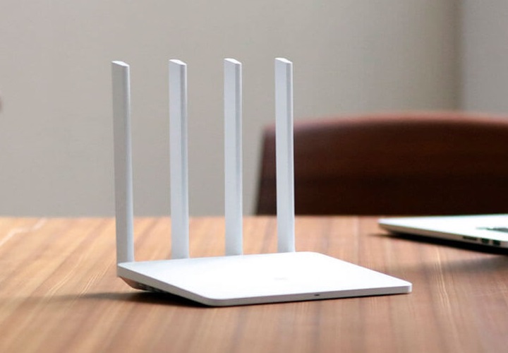 Niektórzy operatorzy każą sobie dodatkowo płacić za router – warto to sprawdzić przed podpisaniem umowy. - Internet światłowód - ranking i porównanie ofert. Grudzień 2025 - dokument - 2025-12-02