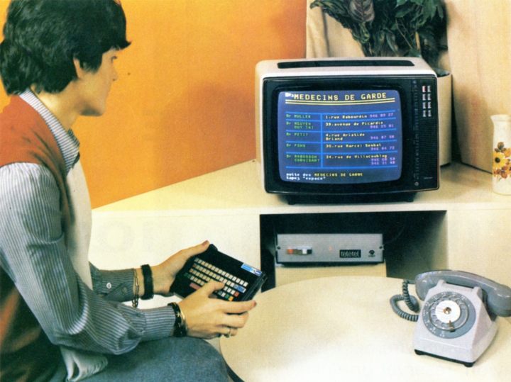 Francuzi mieli internet, zanim to było modne. | Źródło: pinterest. - Ślepe uliczki technologii - sprzęt, który skończył na śmietniku historii - dokument - 2021-04-16