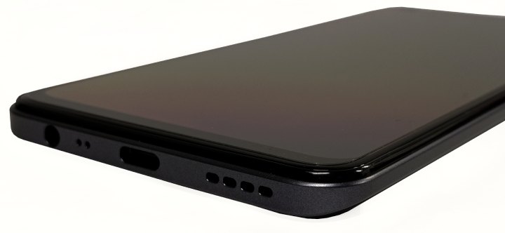 Jeśli bateria jest słaba, to warto mieć chociaż szybkie ładowanie. - Ekran, aparat, a może procesor? Co jest najważniejsze w smartfonie - dokument - 2021-04-09