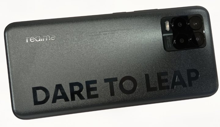 Znalezienie idealnego smartfona jest bardzo trudne, ale nie niemożliwe. - Ekran, aparat, a może procesor? Co jest najważniejsze w smartfonie - dokument - 2021-04-09