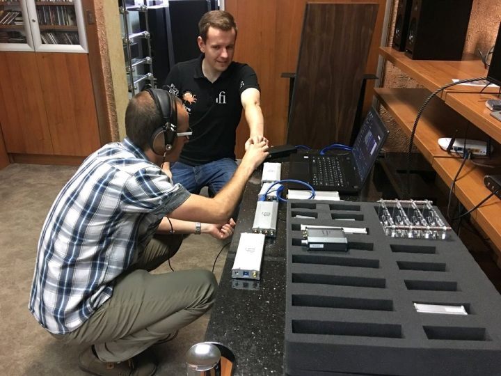 Mina z cyklu: „I jak? Ten 500-konny silnik robi wrażenie, nie?”. - Darek zbiera karabiny, a Draug wozi miecz w subaru - hobby pracowników GRYOnline.pl, część 2 - dokument - 2021-02-12