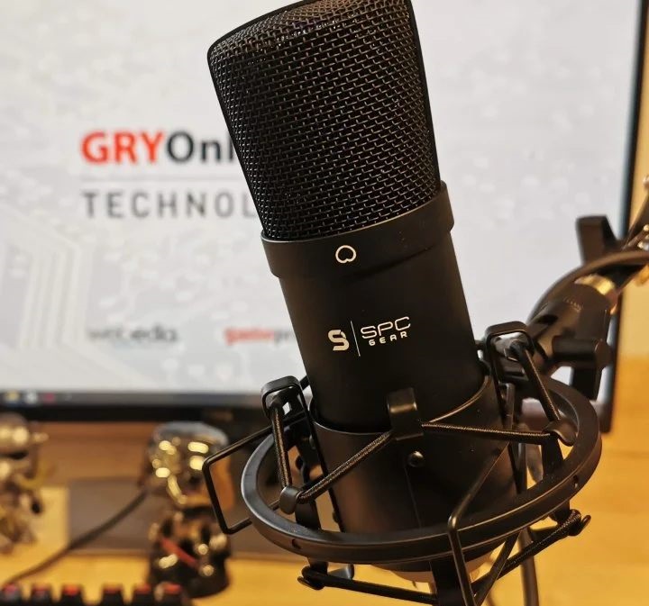 Odpowiednie ustawienie mikrofonu względem naszych ust jest ekstremalnie ważne. - Jak wybrać mikrofon i nagrywać swój głos - dokument - 2021-02-19