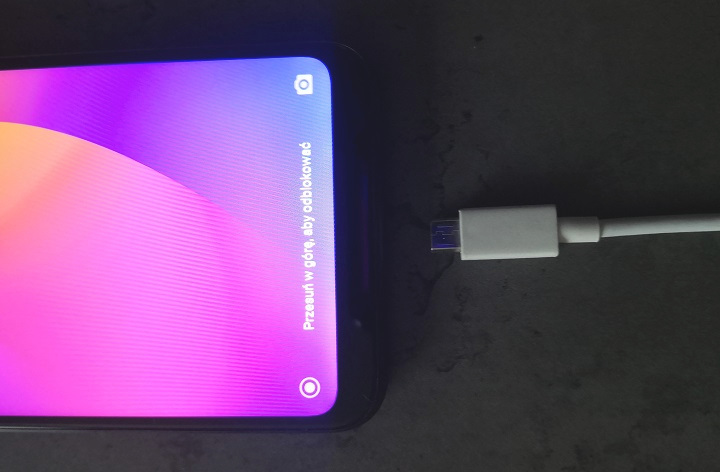 O baterię w nieużywanym telefonie także należy odpowiednio zadbać. - Jak dbać o baterię w telefonie - dokument - 2020-07-24