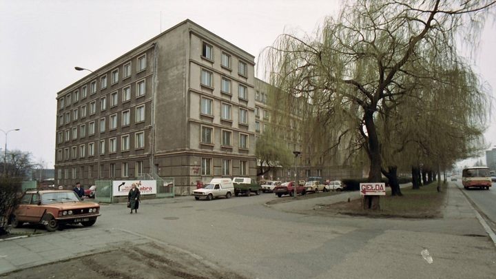 Tak wyglądał budynek Elbudu, kiedy odbywały się w nim giełdy (fot. Cracusiac/fotopolska.eu). - Wspomnienia z Dzikiego Zachodu polskich giełd komputerowych - dokument - 2020-02-29