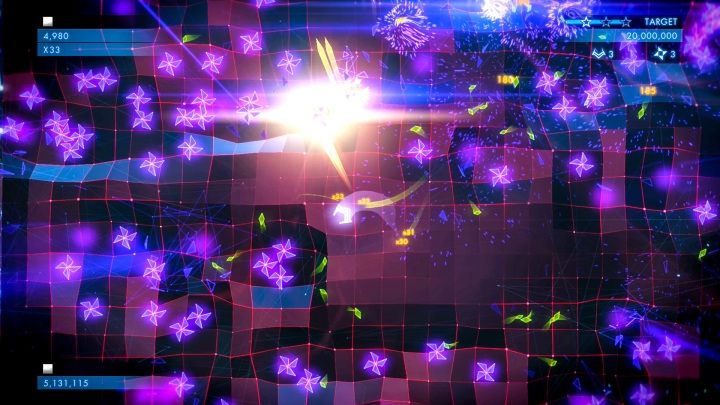 Komercyjne wersje Geometry Wars prezentują się znacznie efektowniej od swego pierwowzoru. - Najlepsze minigry w historii gier - dokument - 2020-05-09