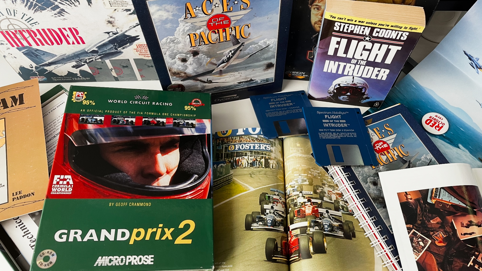 Otwieranie big boxa z nową grą było jak Gwiazdka! W środku kryło się mnóstwo materiałów, które wprowadzały w klimat gry. - Ocalić od zapomnienia - jak wskrzesza się gry retro i wprowadza ponownie do sprzedaży? - dokument - 2024-07-14