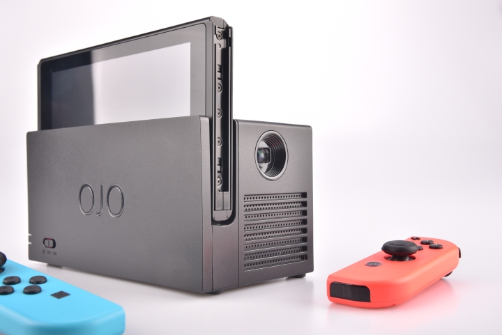 Świetny pomysł dla kogoś, kto chce grać na „dużym ekranie” nawet w podróży. - Najlepsze akcesoria do PS4, Xbox One i Nintendo Switch | TOP 10 - dokument - 2020-04-04