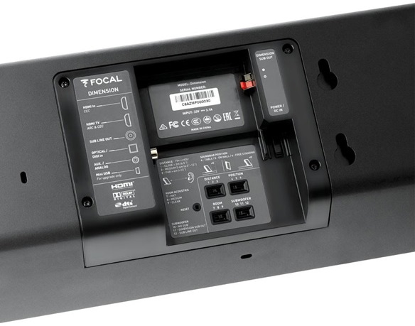 W topowym soundbarze Focal Dimension zabrakło miejsca dla portu USB i mini jack. Są za to dwa złącza HDMI. Źródło: Focal