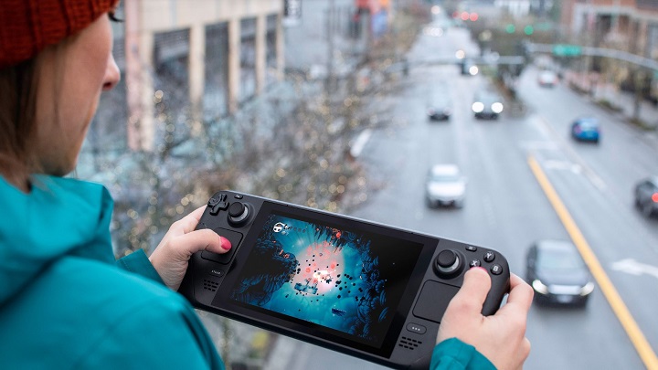 Przenośna konsola w cenie PS5 i Xbox Series – to nie brzmi jak przepis na wielki sukces. Źródło: steamdeck.com - PS4 czy Xbox One? Czy wciąż warto kupić w 2022 roku - dokument - 2022-10-19