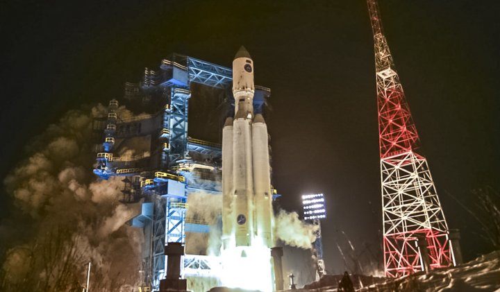 Start rakiety Angara z kosmodromu w Plesiecku. Źródło: mil.ru - Sputnik, Łajka, Gagarin - wszystkie kosmiczne osiągnięcia ZSRR - dokument - 2021-12-16