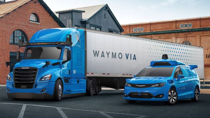 Autonomiczne pojazdy dostawcze Waymo Via. Źródło: Waymo - 5 zawodów, w których ludzie mogą niedługo zostać zastąpieni przez roboty - dokument - 2021-09-03