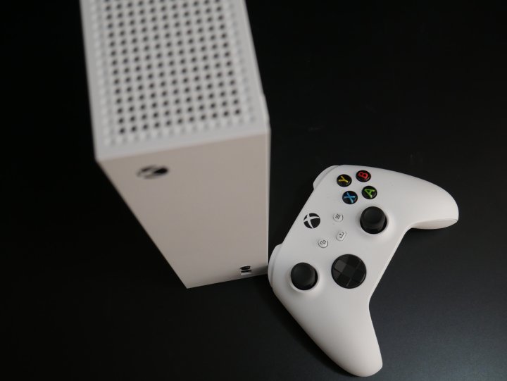Xbox Series S może być zbawieniem dla posiadaczy słabych komputerów – nowe gry będą musiały działać także na tej bez porównania słabszej niż Series X i PS5 konsoli. - Premiera PS5 i Xbox Series X - jak wpłynie na wymagania sprzętowe gier? - dokument - 2020-11-19