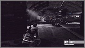 Do czaszy najlepiej będzie dotrzeć przez bliższy prawy hangar #1 - Lotnisko Price (4) | Opis przejścia | Tom Clancys Splinter Cell Conviction - Tom Clancys Splinter Cell: Conviction - poradnik do gry