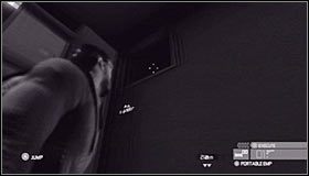 Udaj się w stronę oddalonego prawego narożnika, a na sąsiedniej ścianie powinieneś zauważyć wejście do szybu wentylacyjnego #1 - Sztab Wydziału Trzeciego (3) | Opis przejścia - Tom Clancys Splinter Cell: Conviction - poradnik do gry