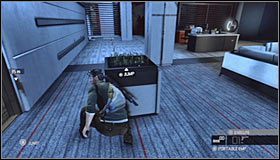 Ruszaj prosto, unikając dwóch nowych laserów #1 - Sztab Wydziału Trzeciego (4) | Opis przejścia - Tom Clancys Splinter Cell: Conviction - poradnik do gry