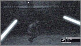 Powinieneś się teraz znaleźć w sekcji pomieszczenia z kilkoma włączającymi i wyłączającymi się laserami #1 #2 - Sztab Wydziału Trzeciego (4) | Opis przejścia - Tom Clancys Splinter Cell: Conviction - poradnik do gry