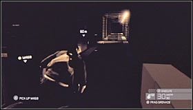 Ruszaj prosto, a po znalezieniu się w nowym pomieszczeniu kucnij i trzymaj się prawej ściany - Sztab Wydziału Trzeciego (6) | Opis przejścia - Tom Clancys Splinter Cell: Conviction - poradnik do gry