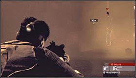 Uważaj, bo po dotarciu do większego pomieszczenia dwóch przeciwników zjedzie z sufitu na linach #1 i dobrze byłoby użyć systemu Oznacz i likwiduj zanim zostaniesz przez nich zauważony - Sztab Wydziału Trzeciego (6) | Opis przejścia - Tom Clancys Splinter Cell: Conviction - poradnik do gry