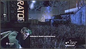 Lewe przejście początkowo będzie słabiej bronione #1 , tak więc nie marnuj ładunków wybuchowych - Zbiornik przy Michigan Ave. (4) | Opis przejścia - Tom Clancys Splinter Cell: Conviction - poradnik do gry