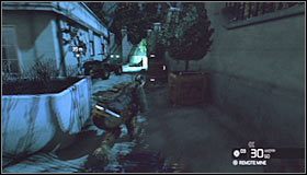 Docelowo powinieneś przedostać się do mniejszego przejścia, znajdującego się niedaleko miejsca, w którym się chowasz #1 - Centrum miasta (3) | Opis przejścia | Tom Clancys Splinter Cell Conviction - Tom Clancys Splinter Cell: Conviction - poradnik do gry