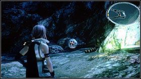 Gdy walka dobiegnie końca, otwieramy skrzynię ze Spark Ringiem [1] i zeskakujemy na dół - Chapter IV (2) | Opis przejścia | Final Fantasy XIII - Final Fantasy XIII - poradnik do gry