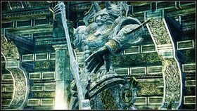 Kolejny kufer znajdziemy idąc dalej za żółtą strzałką, na półpiętrze schodów - Chapter XI (3) | Opis przejścia | Final Fantasy XIII - Final Fantasy XIII - poradnik do gry