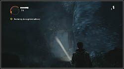 Skrzynię znajdziesz w lesie, w pobliżu rozbitego radiowozu, ze świecącym kogutem i granatami błyskowymi w bagażniku - Alan Wake: Skrzynie z zaopatrzeniem - lista - Alan Wake - poradnik do gry