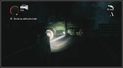 Gdy dotrzesz do wjazdu na złomowisko, zobaczysz że asfaltowa droga na wprost jest zablokowana - Alan Wake: Strony maszynopisu Odc. 5, 6 (Pstrykacz, Odjazd) - lokacje, znajdźki - Alan Wake - poradnik do gry