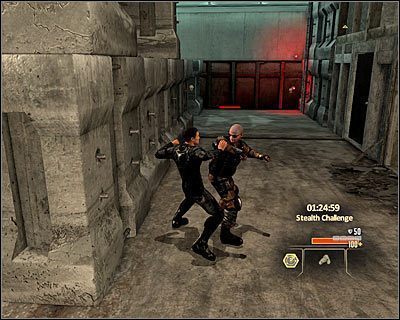 7) zaczekać na odpowiedni moment by przejść pod nową kamerą i zbliżyć się do drzwi - Graybox - Opis przejścia (4) | Prolog Alpha Protocol - Alpha Protocol - poradnik do gry