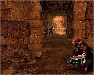 Szybko schowaj się przy jednym z trzech przejść prowadzących do tego pomieszczenia - Jizan Weapons - Opis przejścia (2) | Arabia | Alpha Protocol - Alpha Protocol - poradnik do gry