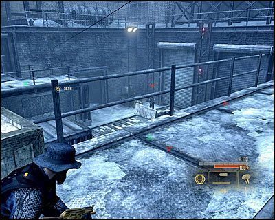 Tuż po tym jak skorzystasz z kontrolki dźwigu zostanie on wprawiony w ruch - Weapon Shipments - Opis przejścia (2) | Moskwa | Alpha Protocol - Alpha Protocol - poradnik do gry