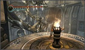 Odbij się od drzwi i wskocz na drążek, po czym przeskocz na platformę z kołowrotem i przekręć go dwa razy zgodnie z ruchem wskazówek zegara - Obserwatorium | Opis przejścia - Prince of Persia: Zapomniane Piaski - poradnik do gry