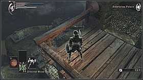 W środku znajdziemy bomby i zejście w dół - schodzimy powoli, bo na drodze są wybuchowe beczki (oznaczone czerwonym paskiem), które głupi przeciwnicy z pochodniami zdetonują - Demons Souls: Boletarian Palace (2) - solucja, opis przejścia - Demons Souls - poradnik do gry