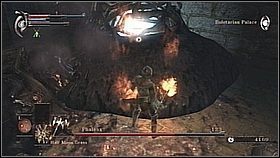 Żeby to zrobić pokrywamy miecz terpentyną i zaczynamy rzucać bomby w środek potwora (aby trafiać jak najwięcej mniejszych obrońców) - Demons Souls: Phalanx - solucja, opis przejścia - Demons Souls - poradnik do gry