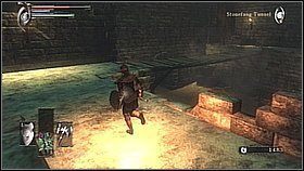 W dole czeka kilku górników - gdy zaatakujemy jednego, reszta się zainteresuje - Demons Souls: Stonefang Tunnel (2) - solucja, opis przejścia - Demons Souls - poradnik do gry