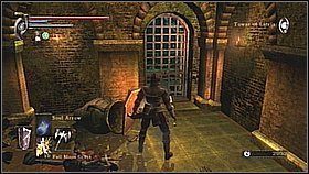 Wracamy do poprzedniego bloku i otwieramy celę, do której wcześniej nie mogliśmy wejść - Demons Souls: Tower of Latria (2) - solucja, opis przejścia - Demons Souls - poradnik do gry