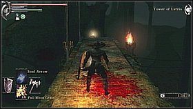 Biegniemy drogą zakręcającą w lewo, aż trafimy do przejścia w prawo - najpierw zbieramy zioła schowane za wazonami - Demons Souls: Fools Idol Archstone (1) - solucja, opis przejścia - Demons Souls - poradnik do gry