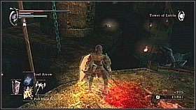 Tam mijamy kilka wazonów i skręcamy na most odchodzący od wieży w lewo - Demons Souls: Fools Idol Archstone (1) - solucja, opis przejścia - Demons Souls - poradnik do gry