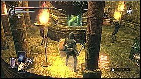 Kiedy okrążymy wieżę trafimy na windę do góry - Demons Souls: Fools Idol Archstone (2) - solucja, opis przejścia - Demons Souls - poradnik do gry