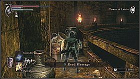 Wchodzimy na sam szczyt i obracamy się - gdy przejdziemy po krawędzi po prawej to trafimy na duszę - Demons Souls: Fools Idol Archstone (2) - solucja, opis przejścia - Demons Souls - poradnik do gry