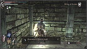 Po zabiciu ich skręcamy w prawo - trafimy na kupca zamkniętego w celi - Demons Souls: Shrine of Storms (2) - solucja, opis przejścia - Demons Souls - poradnik do gry