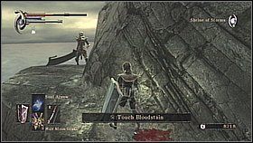 Teraz zbiegamy w dół zboczem - zależnie od tendencji świata możemy spotkać tu dodatkowe szkielety, zwabiamy je do siebie i zabijamy - Demons Souls: Shrine of Storms (3) - solucja, opis przejścia - Demons Souls - poradnik do gry